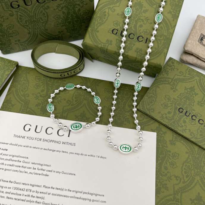 Picture of Gucci Sets _SKUGuccisuits11057710190